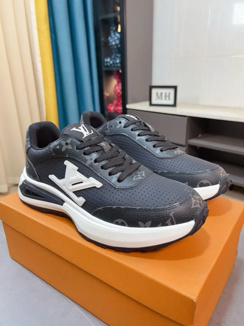 Men's shoes💰458🌸🌸【LV】Louis Vuitton🔍Top Purchasing Agency🇮🇹 Lu Street Fashion God's new sports shoes are coming and are on sale at the counter simultaneously. Original factory configuration, original cowhide fabric imported from Italy, high-quality embossed splicing complex process, sports fashionista, imported water-dyed sheepskin lining, sole: Wang Yuan factory specializes in original sole super comfortable, original factory follow-up goods 🔍🔍High quality, you can enter and leave the counter at will, welcome to compare and synchronize with the counter, code number 38-44, 45 customized